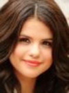 32 - club selena gomez