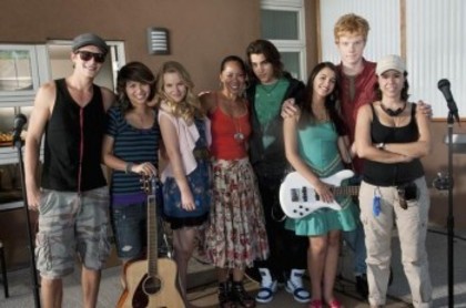 Lemonade-Mouth-350x232 - lemonade mouth