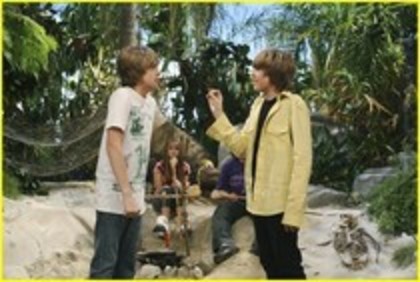 BJUWKITSGZUQOUOMADS - zack si cody 2