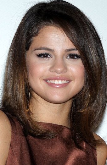 76u - selena gomez