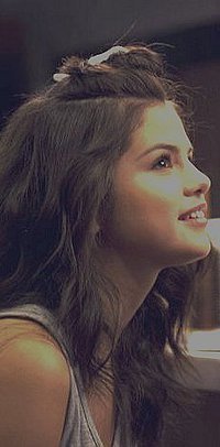 uhjdtg - selena gomez