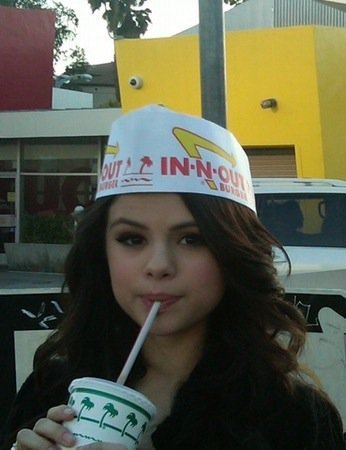 ur67 - selena gomez