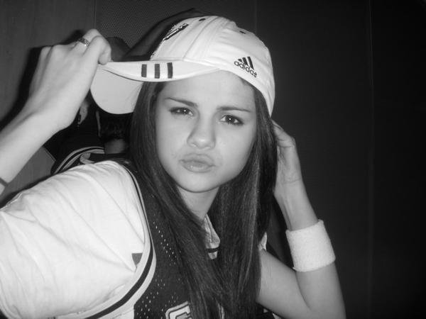 yhjdt - selena gomez