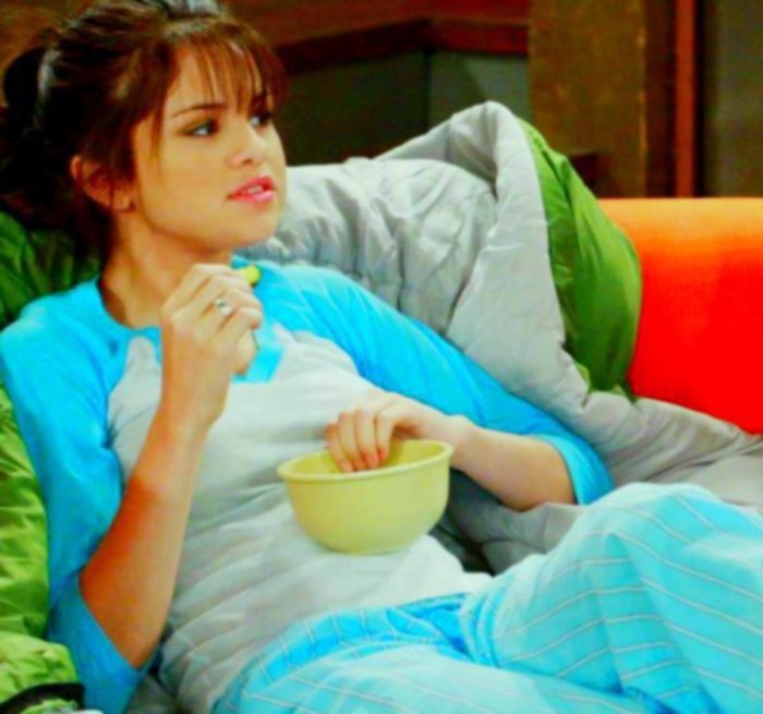 68193_109982385741424_100001889880732_95153_6537534_n - TOATE POEZELE MELE CU SELLY