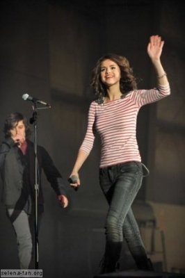 76909_100519320021064_100001889880732_2329_6382307_n