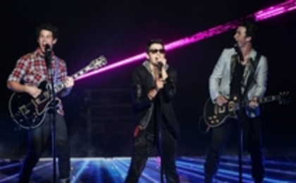 24828904_UJXWIBYRI - Jonas Concert In Chicago