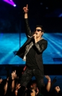 24829023_DXMWTZRVV - Jonas Concert In Chicago