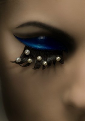 blue,eyelashes,make,up,model,pearls-5281102ed52a7ba0c79c72f97b3c4978_h - Ochi2