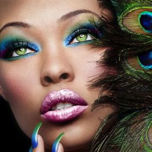 makeup_colors_like_a_peacocks_tail
