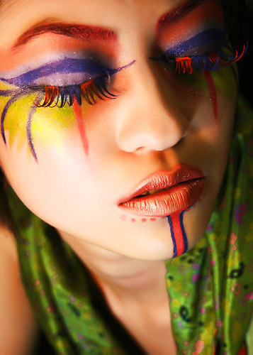 g,girls,bright,colours,fashion,make,up-b16dd38323f8f118563e9e5ff5ebce72_h