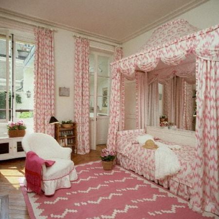 dormitor_roz_baldachin_perdele - imagini roz