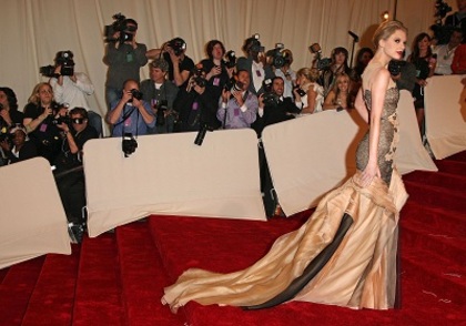 wenn3321194 - Taylor Swift la Met Gala 2011