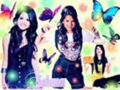 LBPECFUNESCOQKIRHTH - alege un poster cu selena