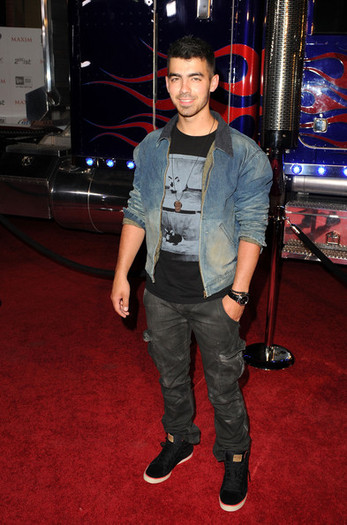 Joe+Jonas+2011+Maxim+Hot+100+Party+New+Era+RVyzhoiZ3yFl