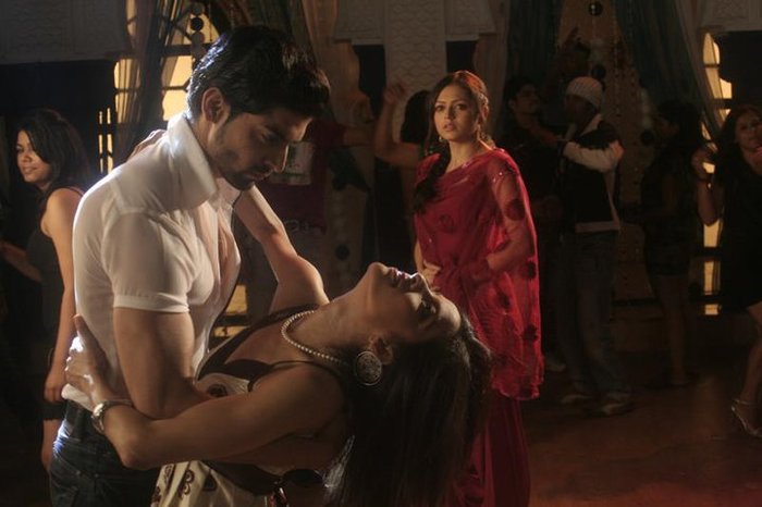 74162_175726219106866_144280905584731_629587_683936_n - Drashti Dhami Akka Dr Muskaan Chadda