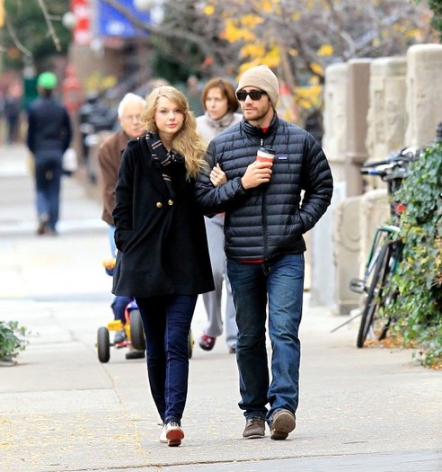taylor-jake-540x576 - Taylor Swift s-a despartit de Jake Gyllenhaal