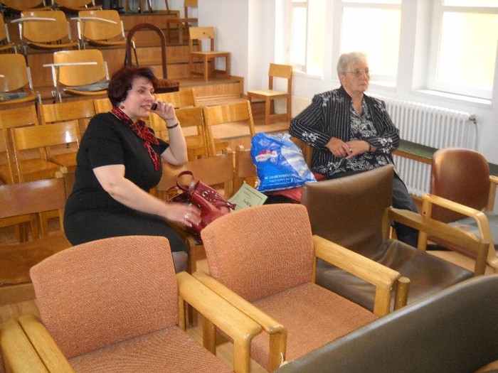 Un ochi rade, altul plange - INAUGURARE PANGLICA