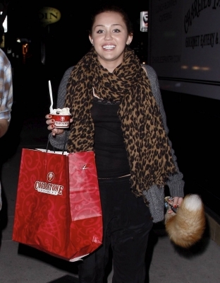 normal_009 - 0-0 MILEY CYRUS OUT FOR ICE CREAM AT COLDSTONE CREAMERY