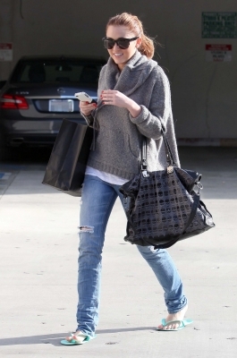 normal_mileycyrus_001 - 0-0 MILEY CYRUS SPENDING TIME IN STUDIO CITY