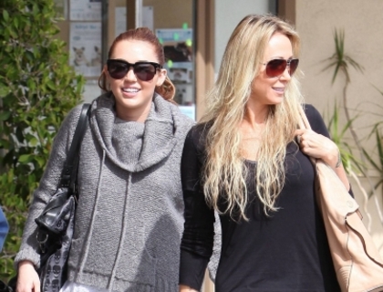 normal_mileycyrus_002 - 0-0 MILEY CYRUS OUT IN TOLUCA LAKE