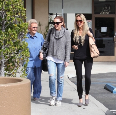 normal_mileycyrus_013 - 0-0 MILEY CYRUS OUT IN TOLUCA LAKE