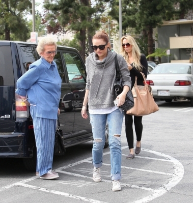 normal_mileycyrus_021 - 0-0 MILEY CYRUS OUT IN TOLUCA LAKE