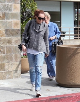 normal_mileycyrus_030 - 0-0 MILEY CYRUS OUT IN TOLUCA LAKE
