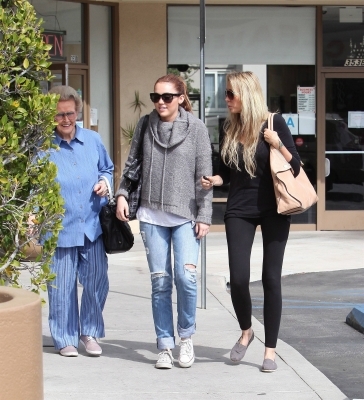 normal_mileycyrus_031 - 0-0 MILEY CYRUS OUT IN TOLUCA LAKE