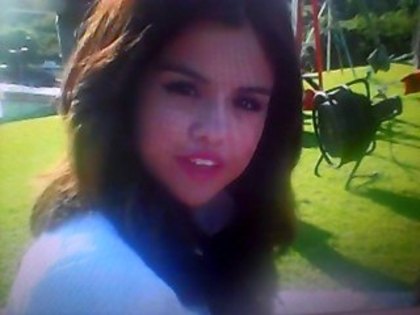 Snapshot_20110509_25 - Copy - aa selena gomez personals