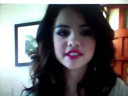 Snapshot_20110509_67 - aa selena gomez personals