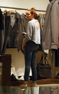 normal_miley-51211-3 - 0-0 Shopping In Ipanema With Tish In Rio De Janeiro Brazil