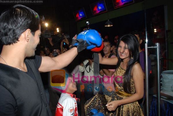 normal_Jennifer Winget at Star One_s Zara Nachke Dikha kickstarts in Sports Bar on July 8th 2008(4)