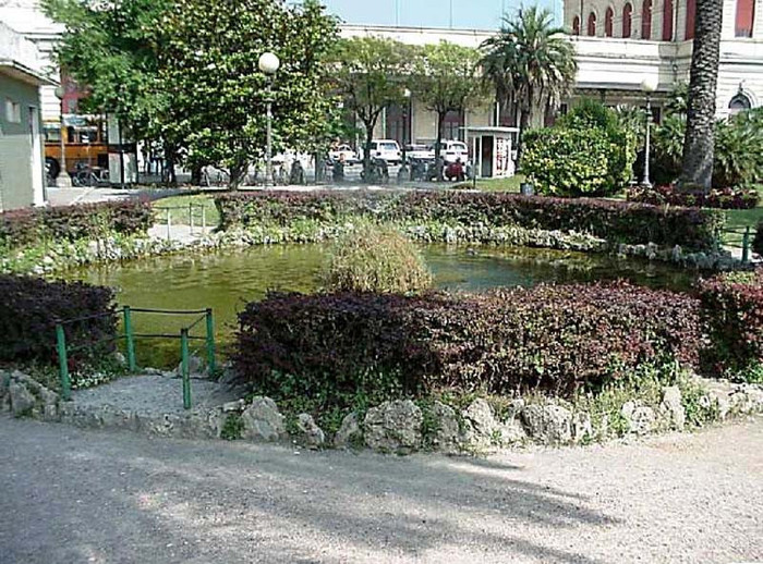 Fontana Stazione - O CALATORIE IN 80 DE ZILE