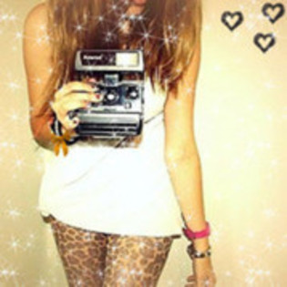 Crek e Miley..o uras..da in fine ..frumi fata...o pate - Xx Artistic Photo  I