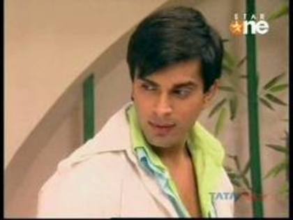 22630110_HLYGKORTN - xxKaran Singh Grover-Armaanxx