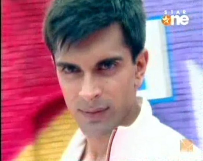 24059429_TVQOCBCKG - xxKaran Singh Grover-Armaanxx