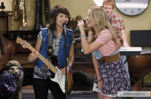 kinopoisk.ru-Lemonade-Mouth-1452361_large - Lemonade Mouth