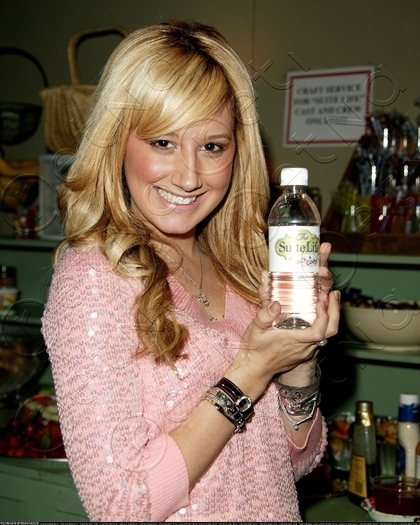 14936627_XHZMFBKCO - Ashley Tisdale