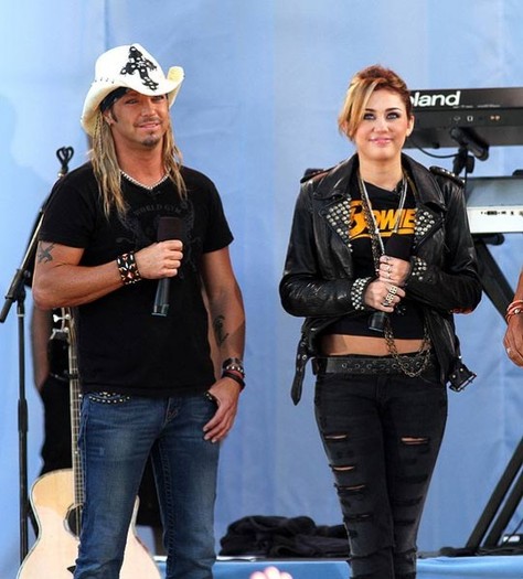 miley-cyrus-and-bret-michaels-1-540x598