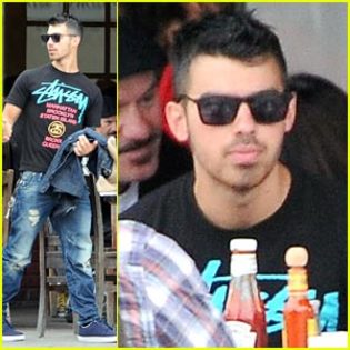 joe-jonas-fast-life - ARTICLEPHOTOS Joe Jonas Lives The Fast Life