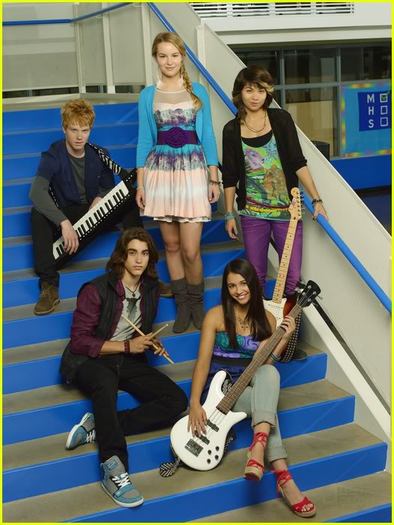 hayley-kiyoko-lemonade-mouth-stills-06