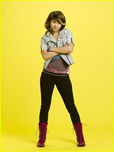 hayley-kiyoko-lemonade-mouth-stills-21