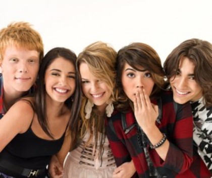 lemonade-mouth-cast-white-400
