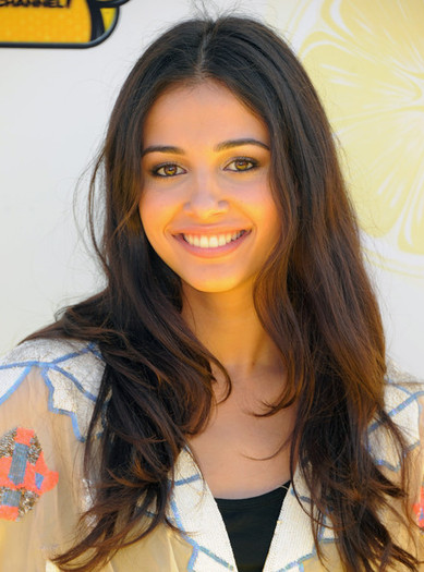 Naomi Scott Premiere Disney Channel Lemonade y2qV7INdLSgl