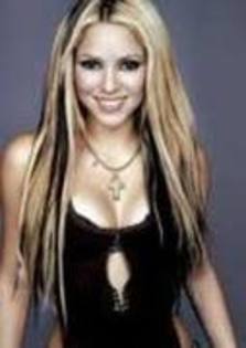 35648491_MHEVJXTPA - Poze cu Shakira