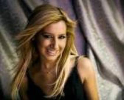 imagesCA49PAAY - Poze cu Ashley Tisdale