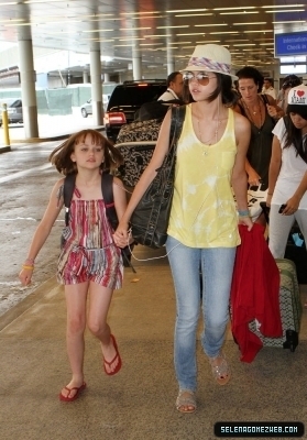 normal_008~2 - Ramona and Beezus - Arriving at Miami Airport 17th July