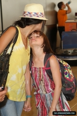 normal_009~3 - Ramona and Beezus - Arriving at Miami Airport 17th July