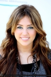 30468136_ETRGHIVWT - Miley Cyrus