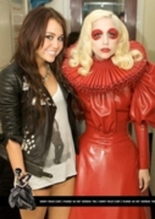 30468154_GAFDZVVSU - Miley Cyrus